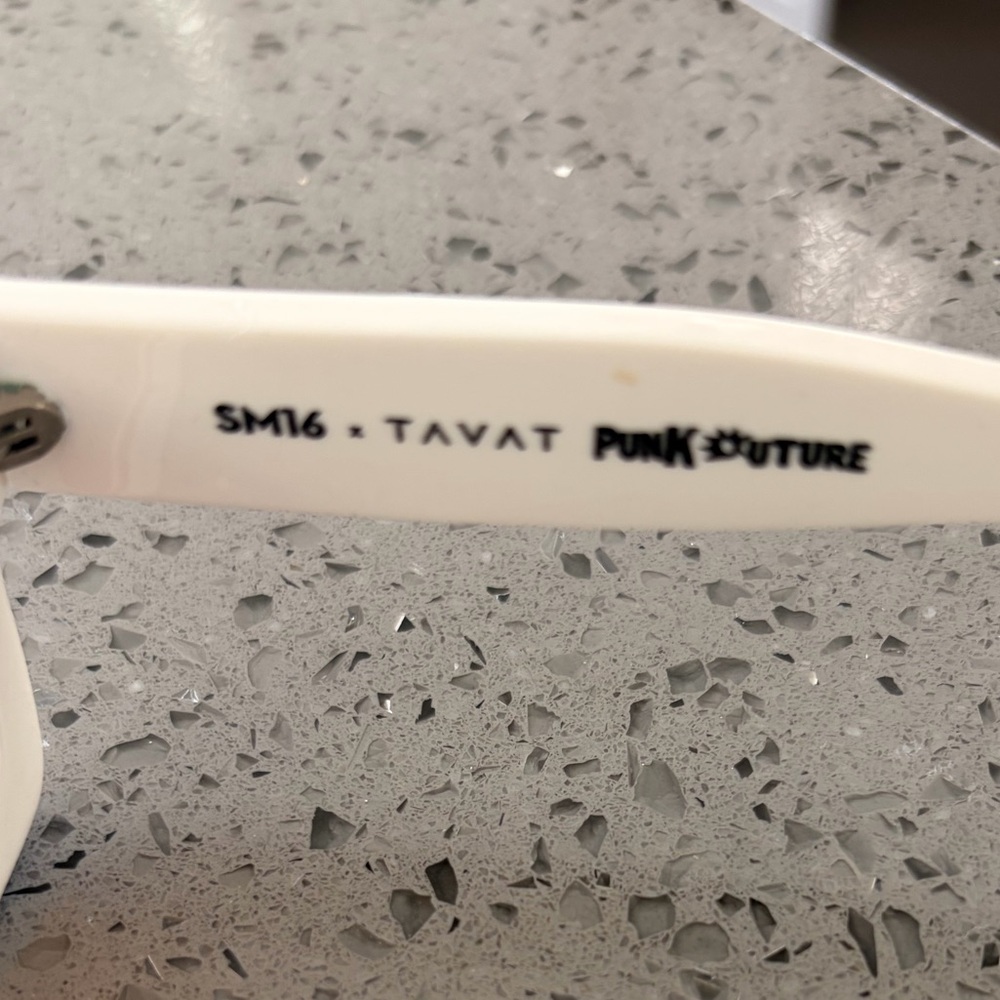 Authentic and rare Punk Series Tavat sunglasses designed by Masunaga - Picture 4 of 10